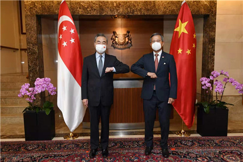 왕이 中 외교부장, 싱가포르 외교장관과 회담