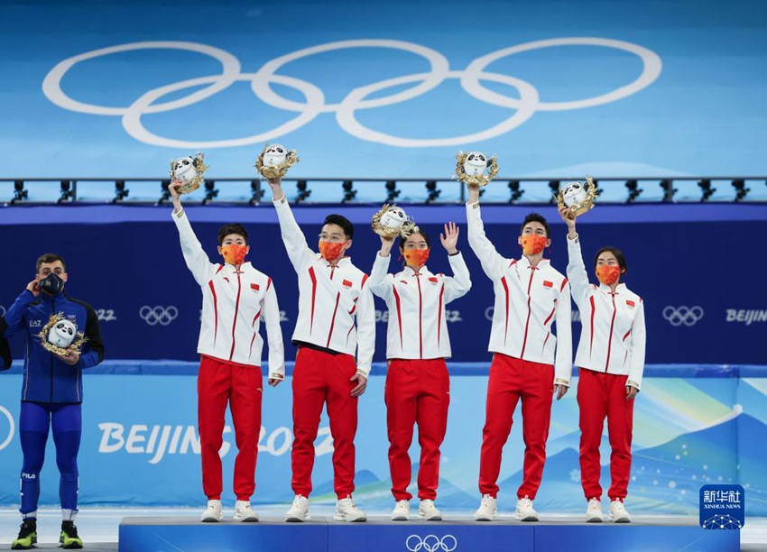 [올림픽] 중국 국가대표팀 첫 메달! 쇼트트랙 혼성 계주 금메달!