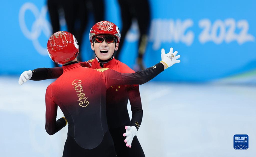 [올림픽] 중국 국가대표팀 첫 메달! 쇼트트랙 혼성 계주 금메달!