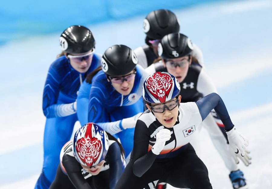 쇼트트랙 여자 3000m 계주 준결승, 中 A조 결승 진출