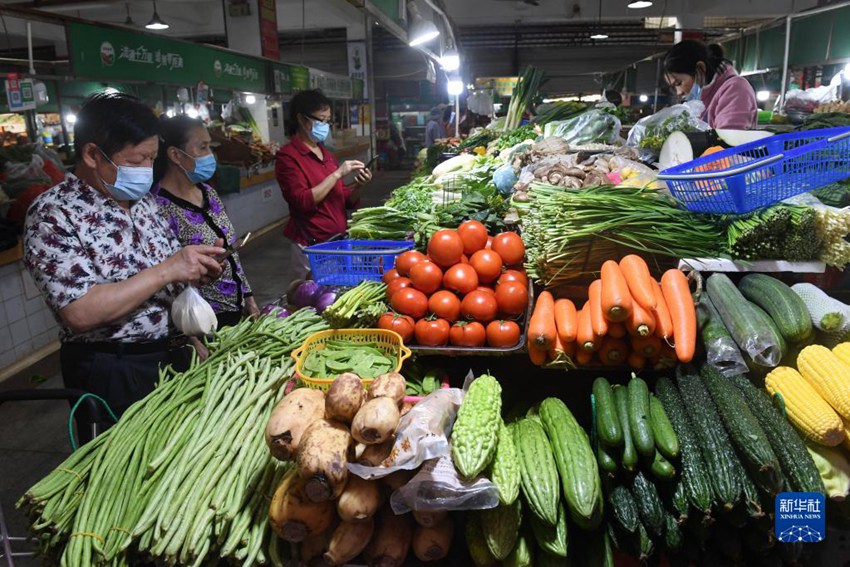 中, 10월 CPI 전년 동기 대비 2.1% 상승