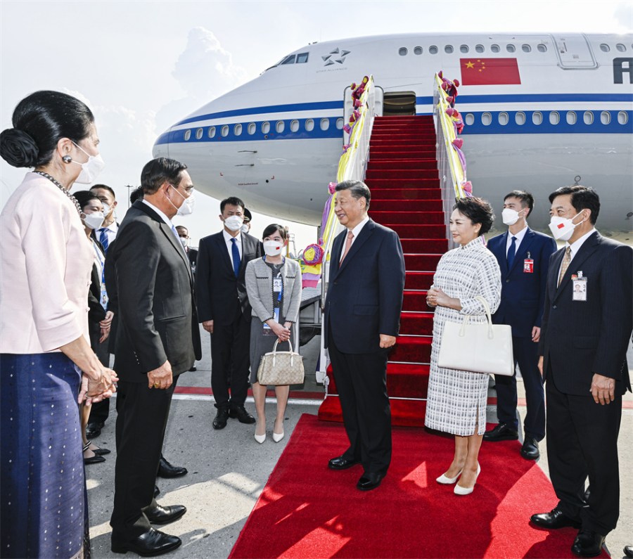 시진핑 주석, APEC 참석 및 태국 방문 위해 방콕 도착