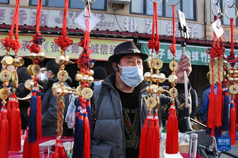 칭다오 백년 역사의 장날, 새해맞이로 활기 넘쳐