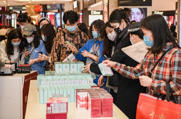 하이난 면세점 춘제 맞아 활기, 5일간 매출 16억元 돌파