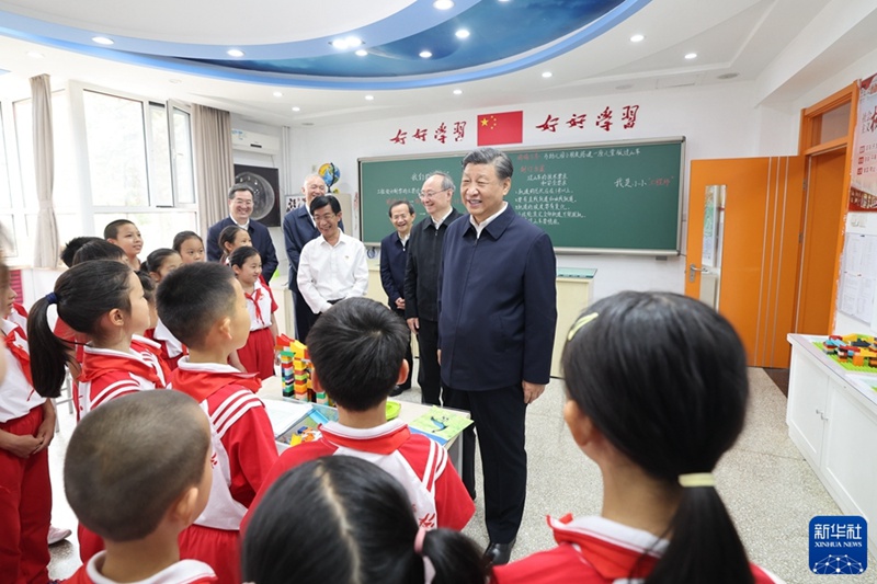 시진핑, 베이징 위잉학교 시찰…전국 어린이들에게 ‘6월 1일’ 국제 어린이날 축하