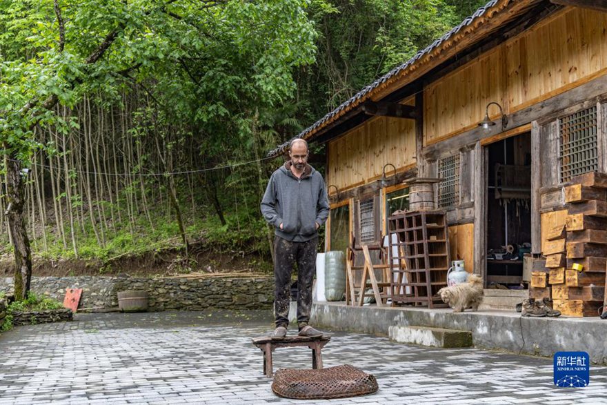 충칭 깊은 산 속 ‘프랑스 옻예술가’의 열정 엿보기