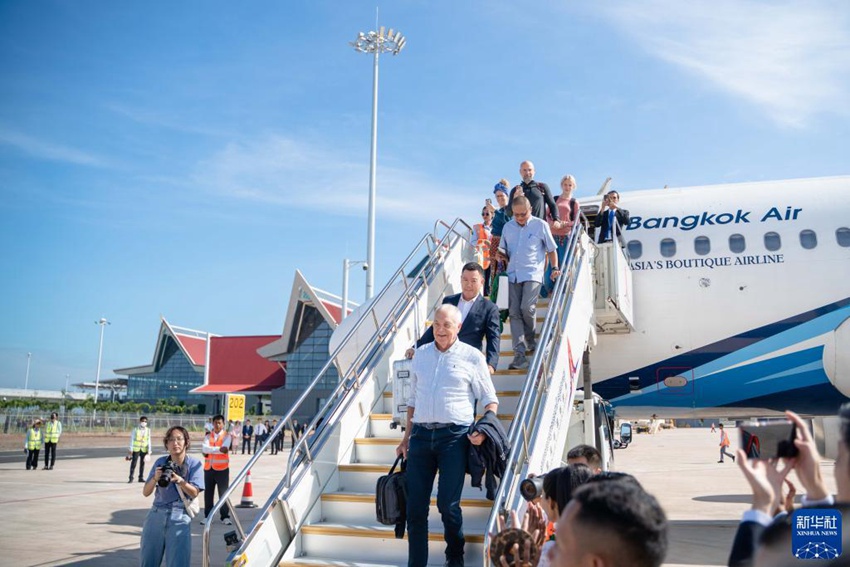 中기업, 캄보디아 시엠립 앙코르 국제공항 개항