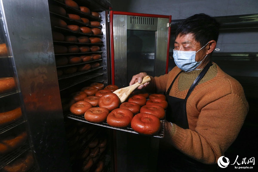 ‘라바제를 지내면 새해다’ 중국 각지서 열린 라바제 행사