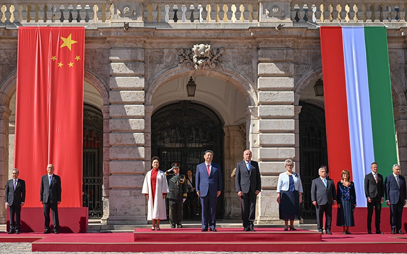 시진핑 주석, 헝가리 대통령-총리 공동주최 환영식 참석