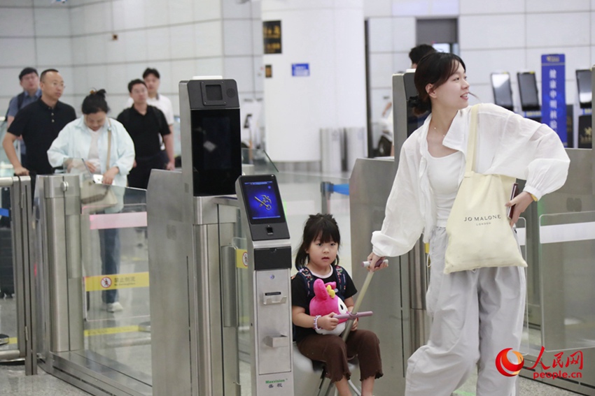 최단 3분 통관! 허난 신정국제공항 무비자 경유 정책으로 국제 여객 유치