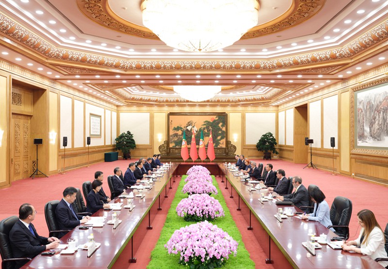 시진핑 주석, 몬테네그루 포르투갈 총리와 회담