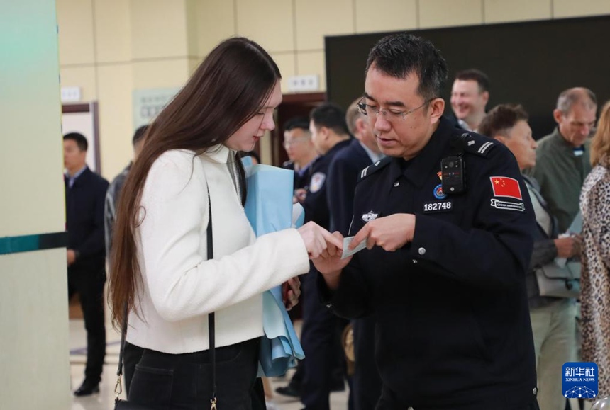 中, 최초 러시아 무비자 입국 여행객 도착