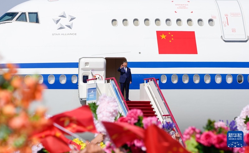 시진핑, 중앙대표단 이끌고 우루무치 도착…신장웨이우얼자치구 성립 70주년 경축행사 참석