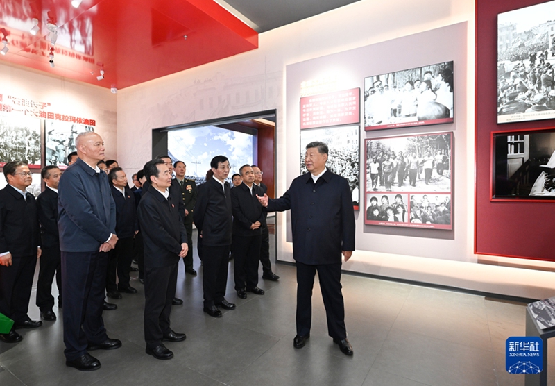 시진핑, 신장위구르자치구 설립 70주년 성과전 참관...“중화민족 위대한 부흥 역사의 축소판”