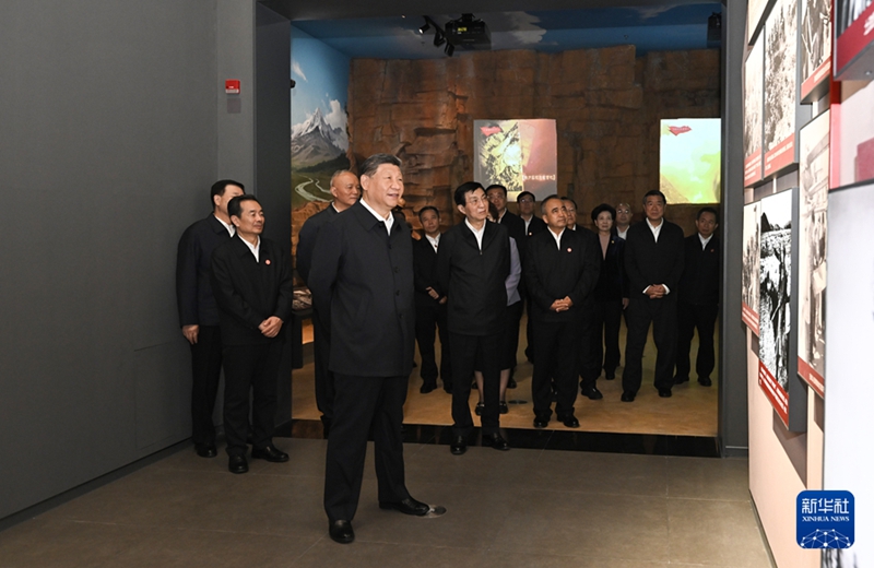 시진핑, 신장위구르자치구 설립 70주년 성과전 참관...“중화민족 위대한 부흥 역사의 축소판”
