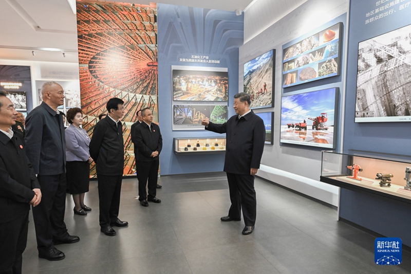 시진핑, 신장위구르자치구 설립 70주년 성과전 참관...“중화민족 위대한 부흥 역사의 축소판”