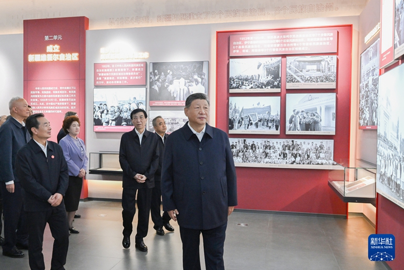 시진핑, 신장위구르자치구 설립 70주년 성과전 참관...“중화민족 위대한 부흥 역사의 축소판”