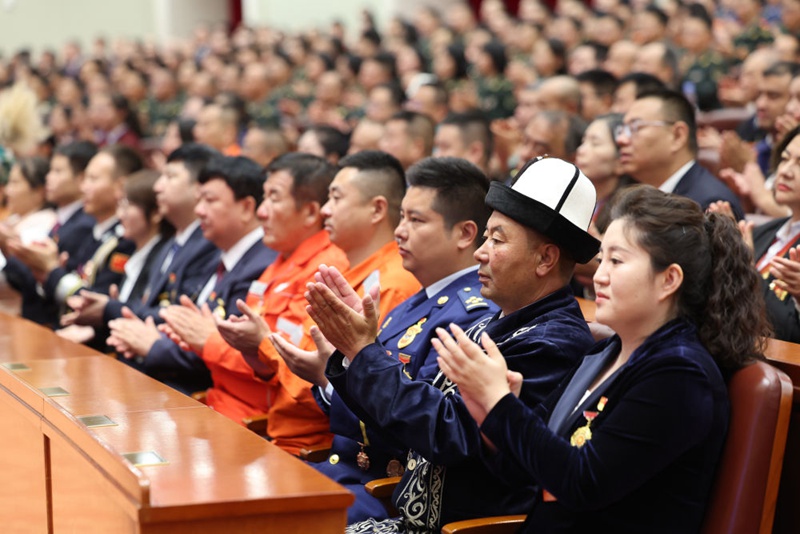 신장웨이우얼자치구 성립 70주년 경축대회 우루무치서 개최