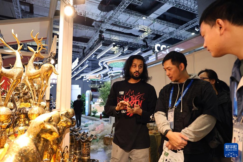 제8회 중국국제수입박람회 회장, 개막 준비 완료