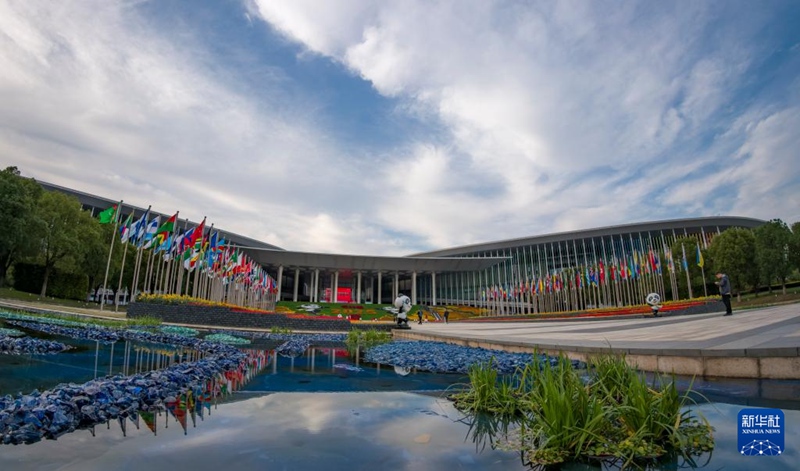 제8회 중국국제수입박람회 회장, 개막 준비 완료