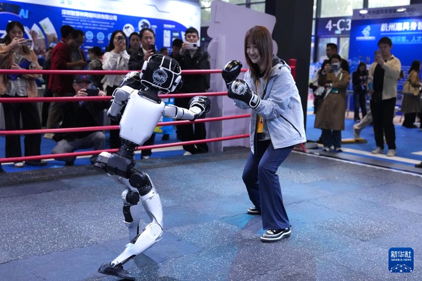 AI 기술 총집결…‘인터넷의 빛’ 박람회 우전서 개막