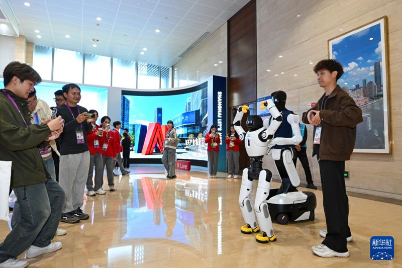 제8회 중국국제수입박람회 폐막