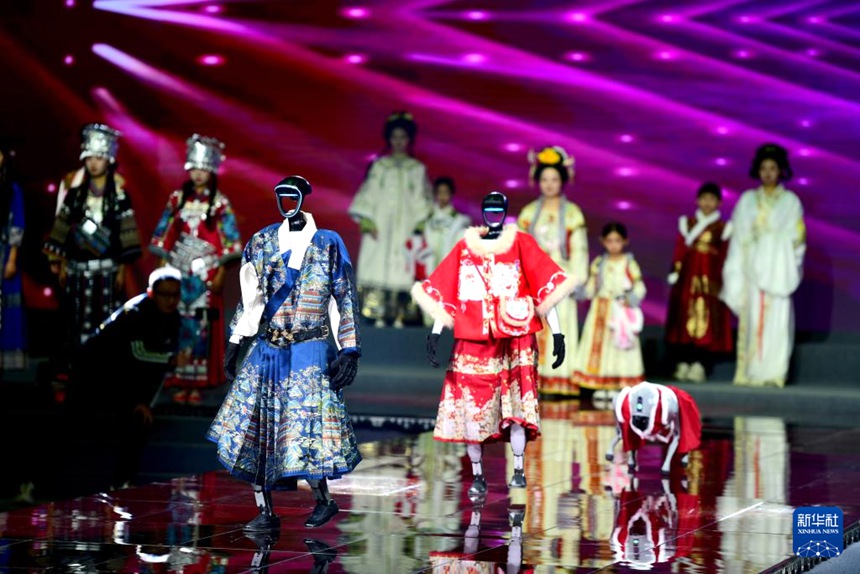 산둥 차오현, 2025 가을겨울 시즌 한푸 신제품 발표