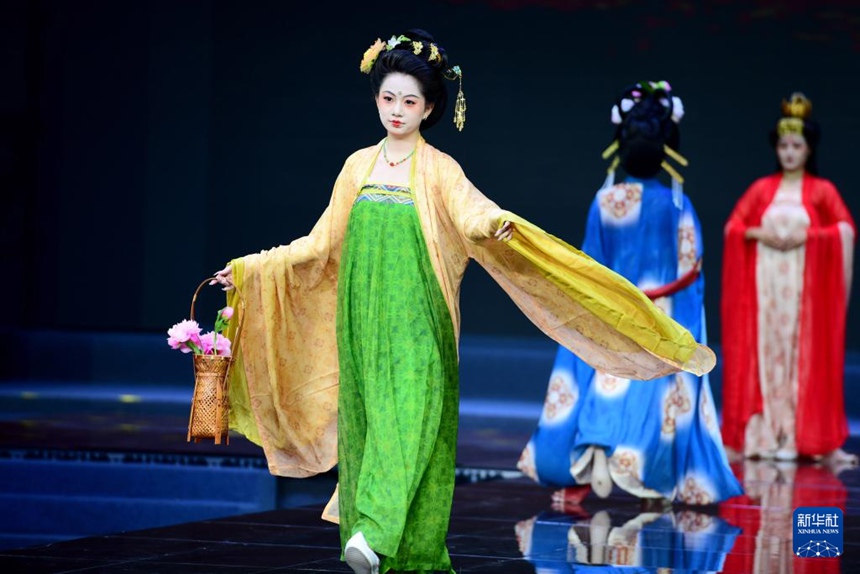 산둥 차오현, 2025 가을겨울 시즌 한푸 신제품 발표