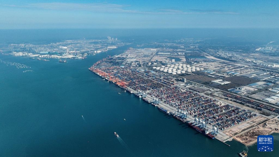 中 ‘서부 육해 신통로’ 건설 8년 돌아보기