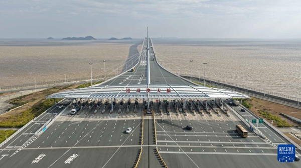 中 강주아오 대교 출입경 인원 1억 명 돌파