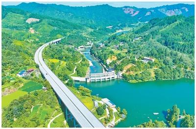 中, 세계 최대의 재생에너지 체계 구축…녹색전력 비중 약 40%