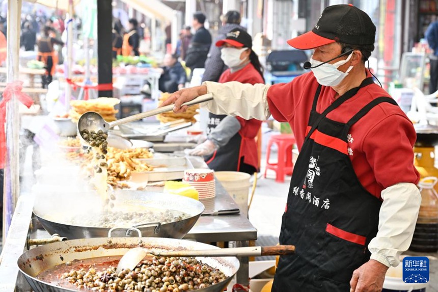 작은 우렁이가 일군 대형 산업, 봄철 별미로 활기 되찾은 농촌 경제