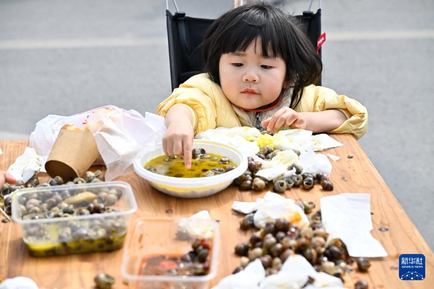 작은 우렁이가 일군 대형 산업, 봄철 별미로 활기 되찾은 농촌 경제