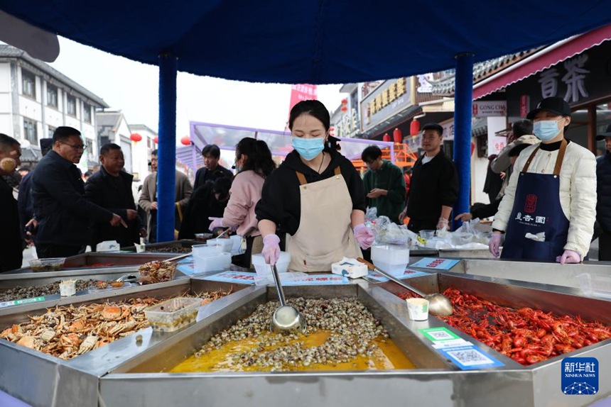 작은 우렁이가 일군 대형 산업, 봄철 별미로 활기 되찾은 농촌 경제