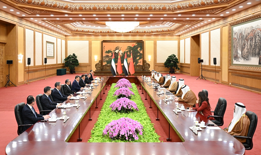 시진핑 주석, 칼리드 UAE 아부다비 왕세자 만나