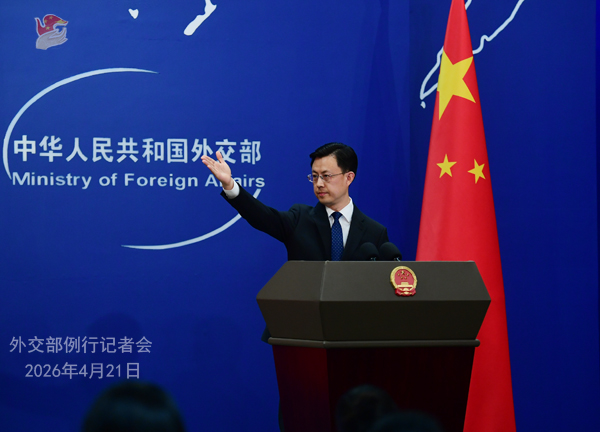 中 외교부 “日 정부의 살상무기 수출 허용에 심각히 우려”