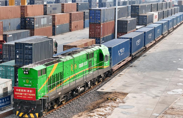 올해 훠얼궈쓰 통상구 경유 중국-유럽(중앙아시아) 화물열차 3000편 돌파