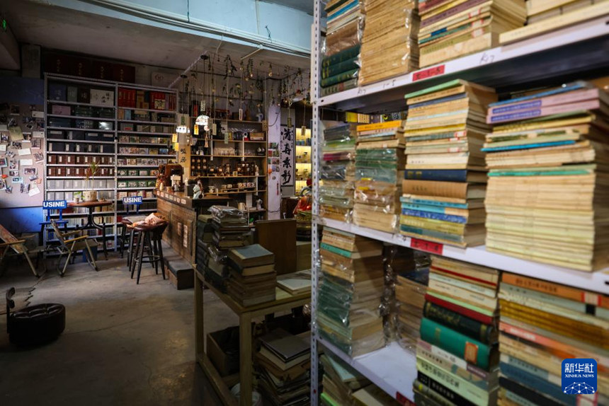 낡은 책방과 ‘주인장’의 만남…종이는 낡았지만, 미래로 가는 길은 항상 새롭다