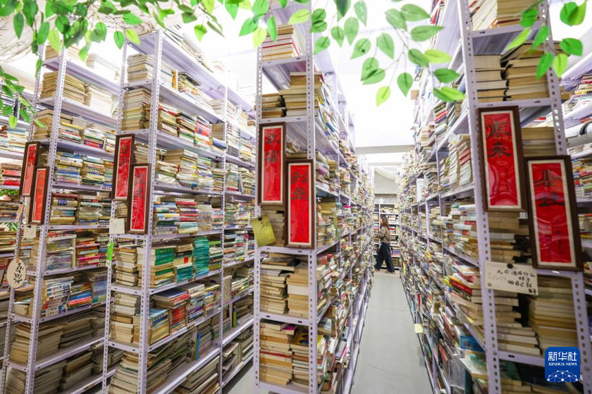 낡은 책방과 ‘주인장’의 만남…종이는 낡았지만, 미래로 가는 길은 항상 새롭다