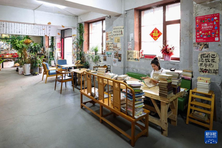 낡은 책방과 ‘주인장’의 만남…종이는 낡았지만, 미래로 가는 길은 항상 새롭다