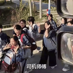 학생들에게 길 비켜준  ‘아이들의 순수함’에 감동