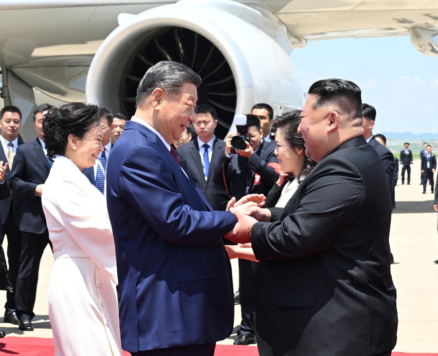 시진핑 주석, 평양서 열린 환영식 참석