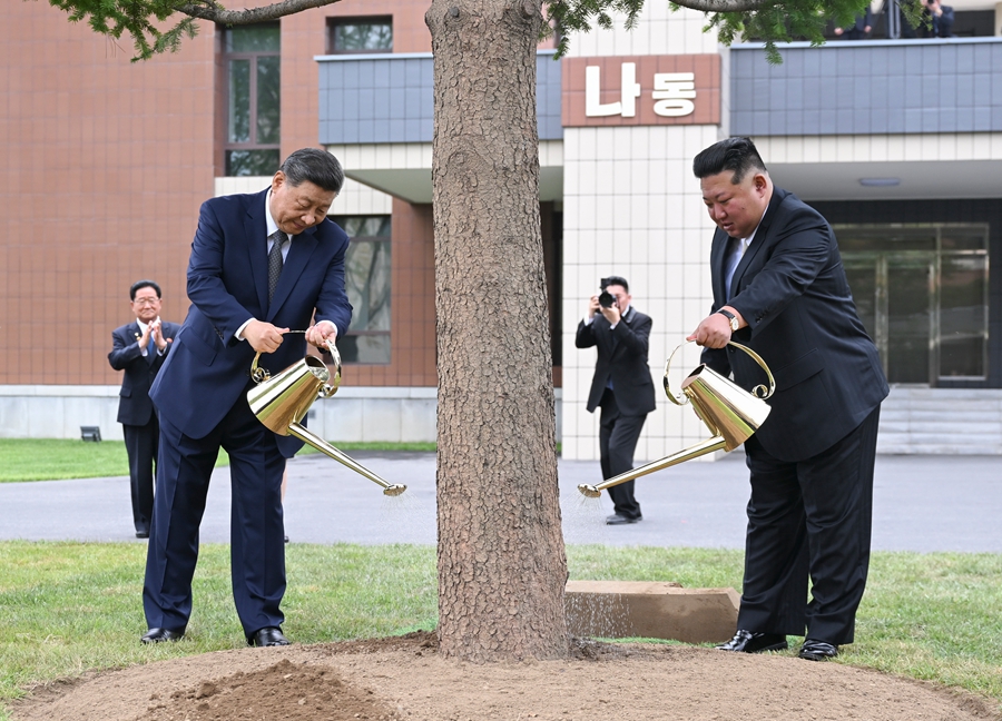 시진핑 주석, 조선노동당 중앙간부학교 방문