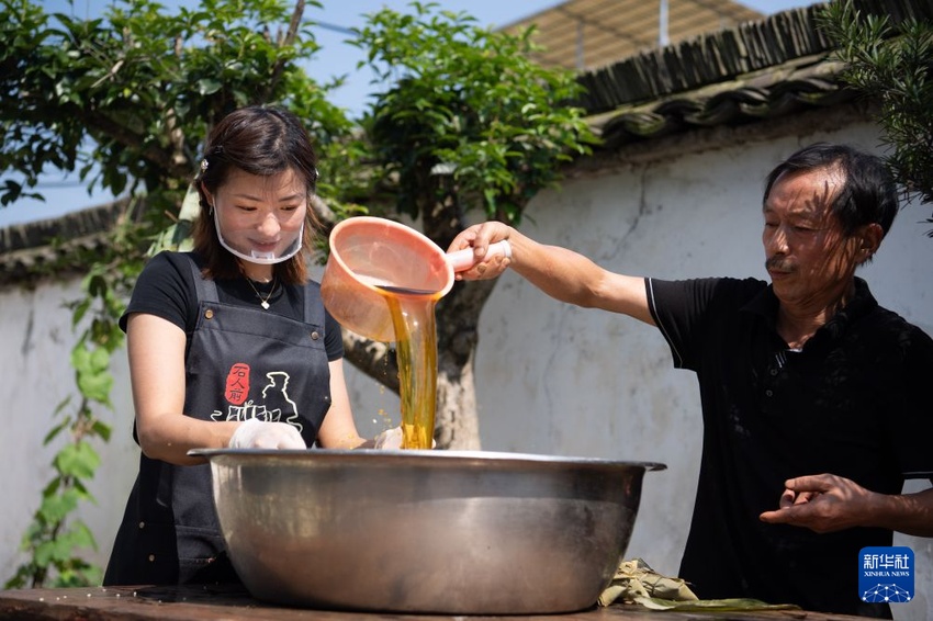 안후이성 황산시 마을들, 단오 앞두고 쫑쯔·죽엽 생산 ‘분주’