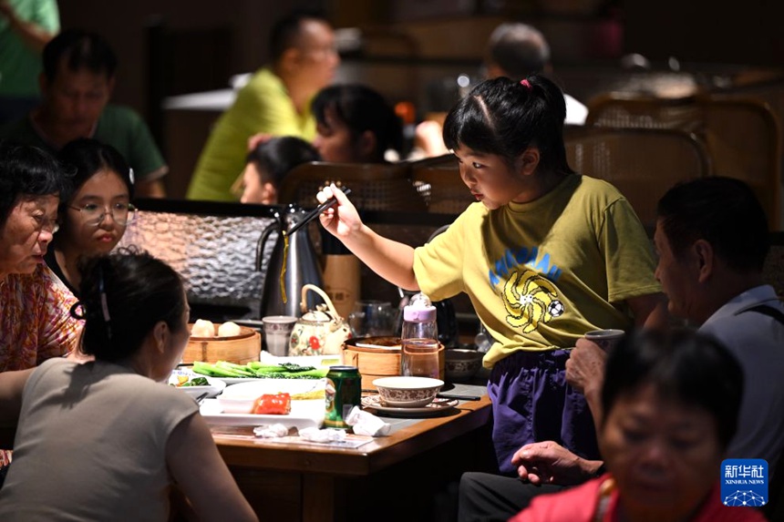 하이난 대표 차 문화 ‘라오바차’, 관광 산업의 새 명함으로