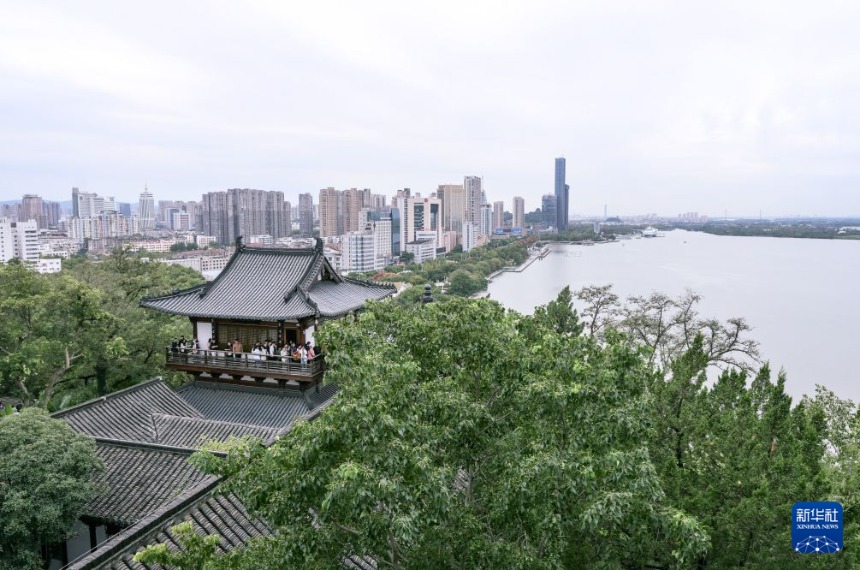 중국, 국경절 연휴 문화관광 시장 뜨거운 열기