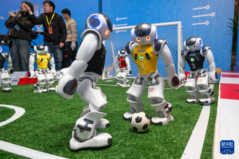 후베이 우한, 다양한 eVTOL 및 휴머노이드 로봇 공개