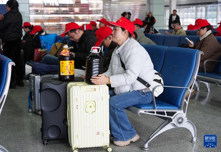 中 각지 복귀 근로자 열차 운행 개시…원활한 복귀 지원