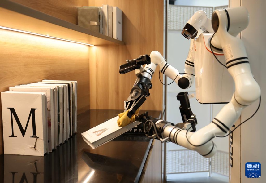 공장-가정-마트서 ‘수업’ 받는 로봇…베이징 훈련센터 현장