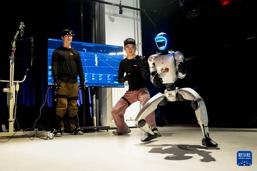 공장-가정-마트서 ‘수업’ 받는 로봇…베이징 훈련센터 현장